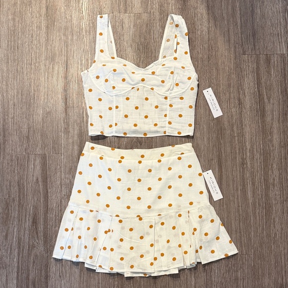 KIRIOUS LOS ANGELES Dresses & Skirts - Stylish White and Orange Polka Dot Skirt Set